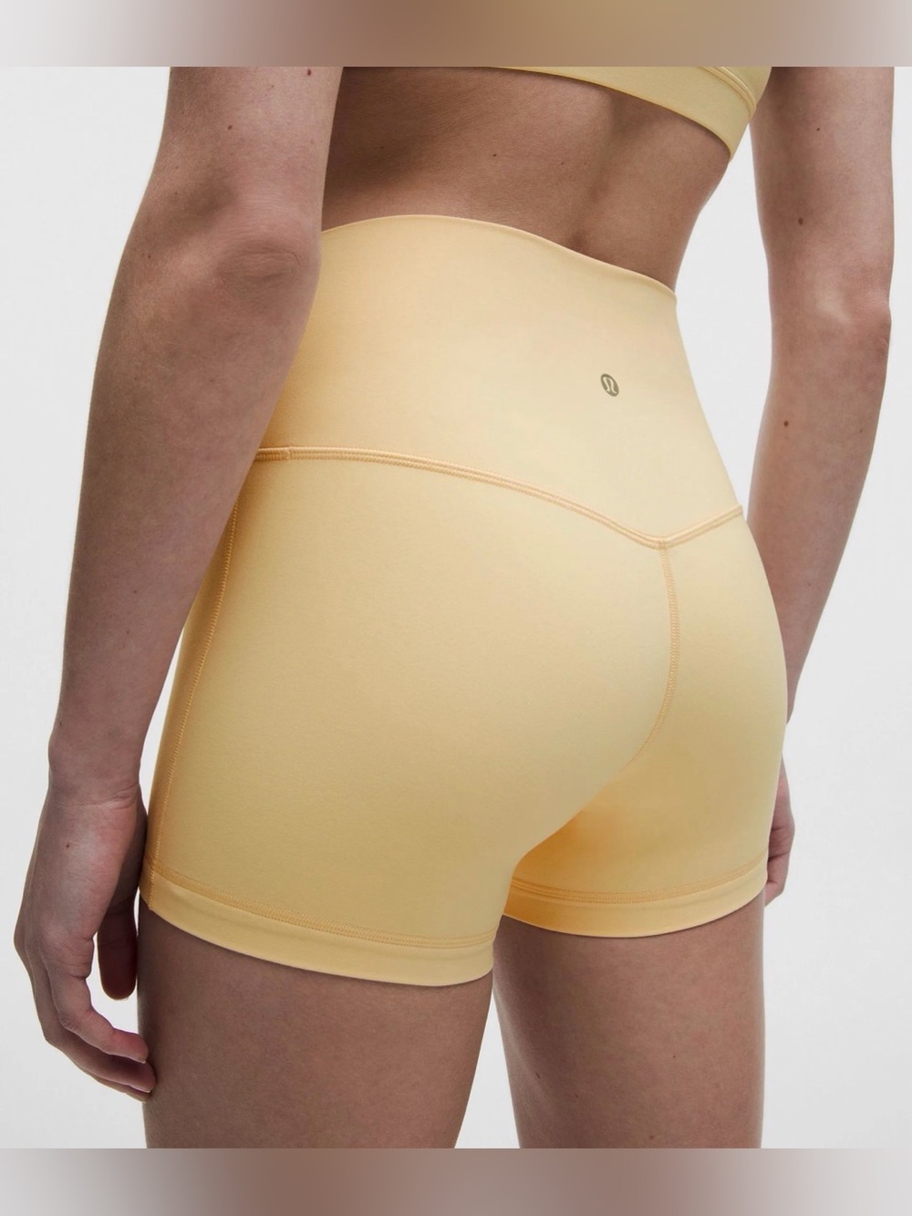 Lululemon Butter Cream No-Line Align Shorts 4” Size 6 NWOT